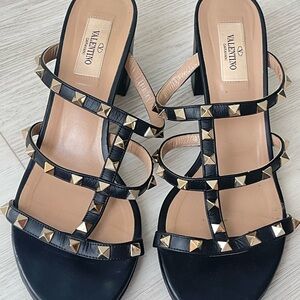 Valentino Garavani Rockstud Black Leather Block Heel Mules Sandals Size 40